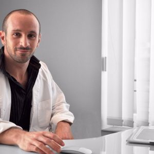 Dr Lionel Lattes