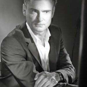 Dr Thierry VAN HEMELRYCK